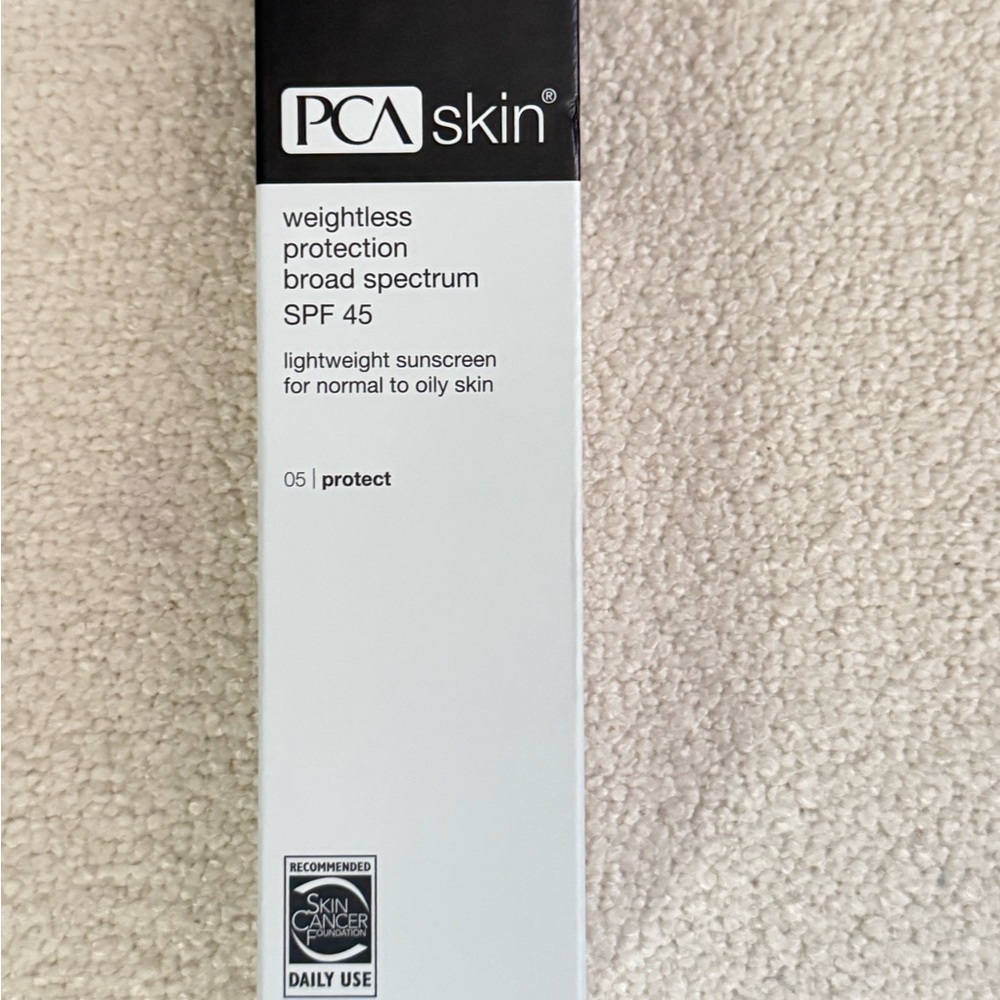NIB PCA Skin weightless protection spf 45